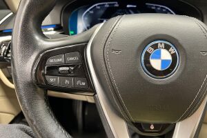 BMW 5-SARJA esikatselu 28