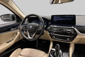 BMW 5-SARJA esikatselu 33