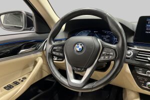 BMW 5-SARJA esikatselu 35