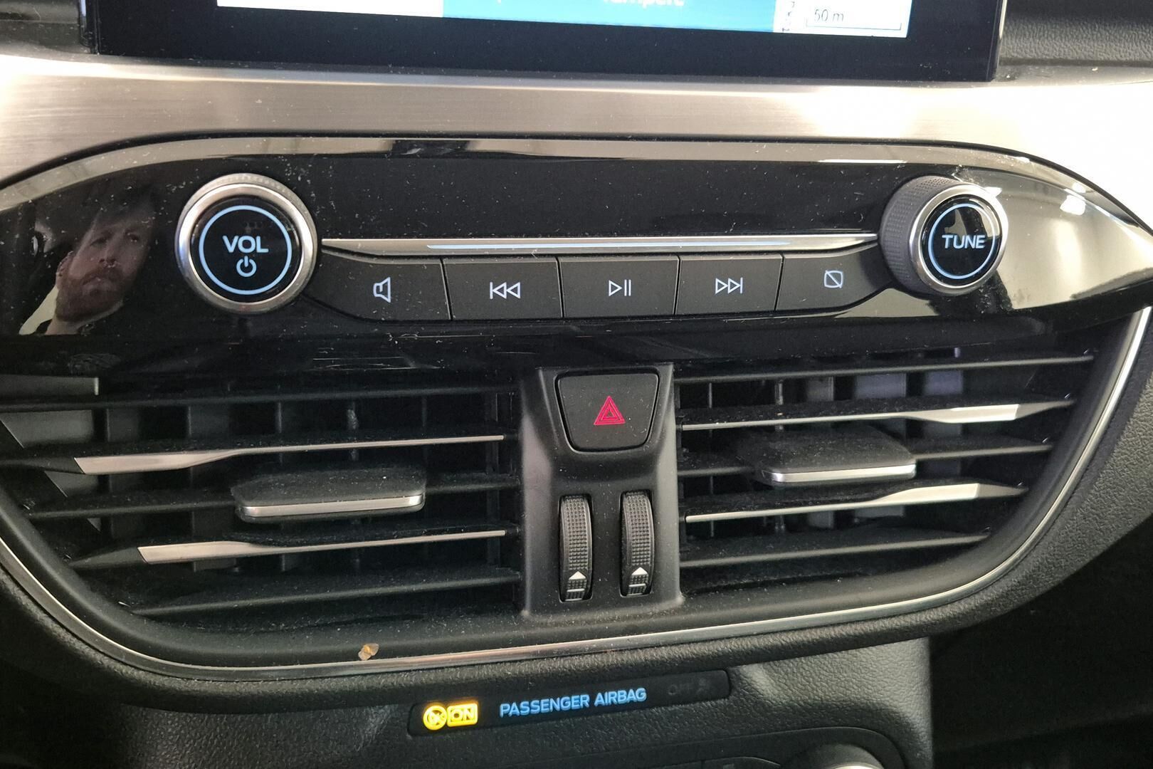 Ford Kuga iso kuva 16