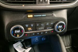 Ford Kuga esikatselu 17