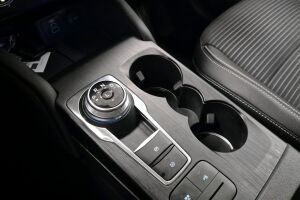 Ford Kuga esikatselu 20