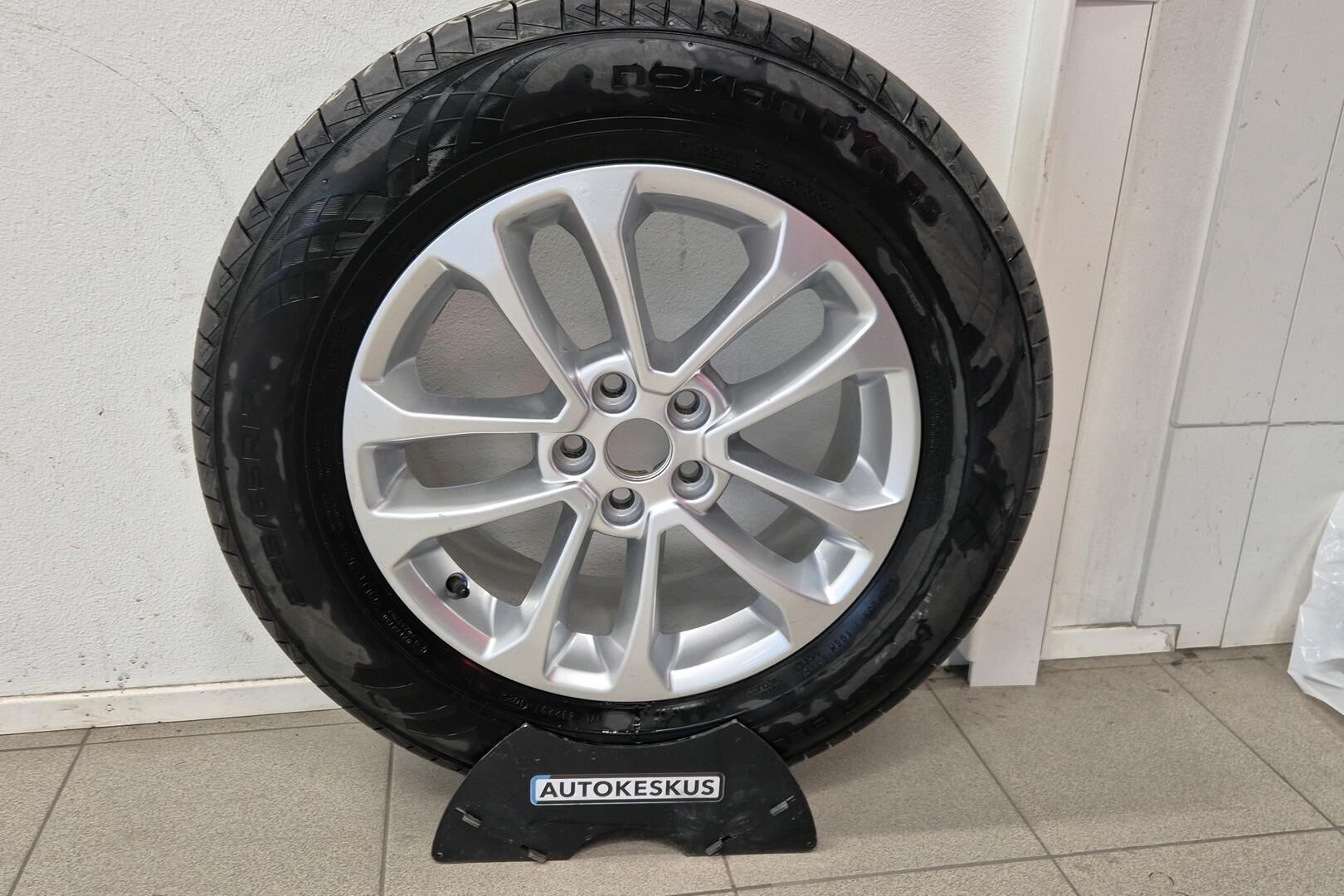 Ford Kuga iso kuva 24