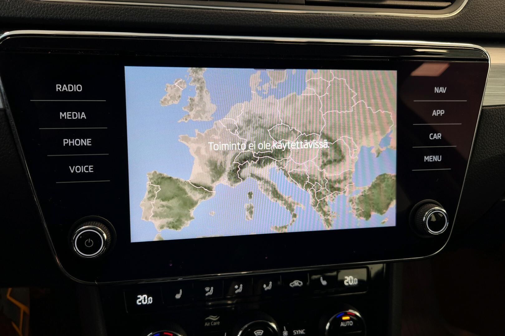 Skoda Superb iso kuva 15