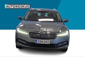 Skoda Superb esikatselu 2