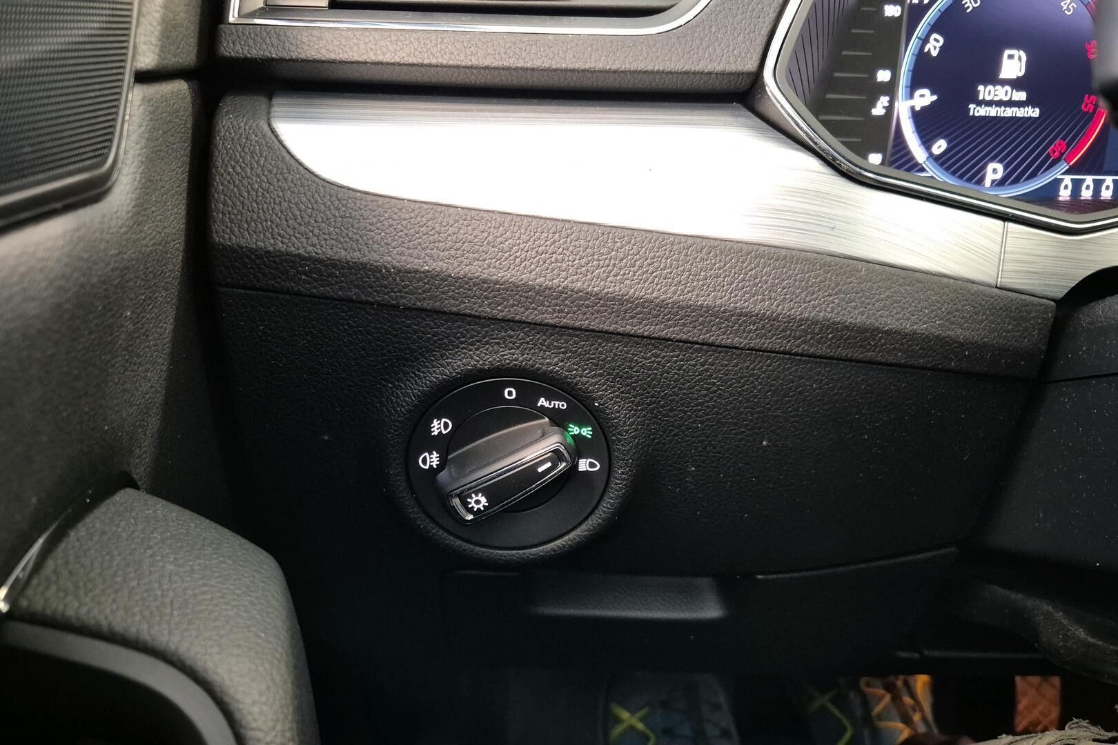 Skoda Superb iso kuva 21