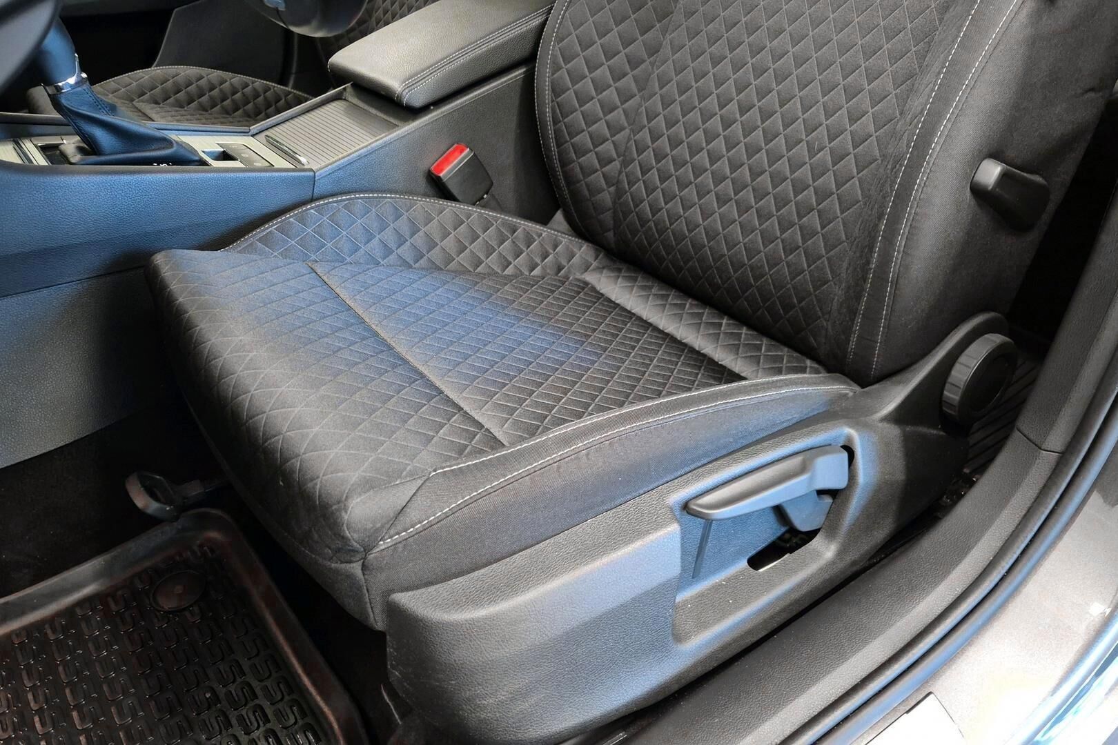 Skoda Superb iso kuva 22