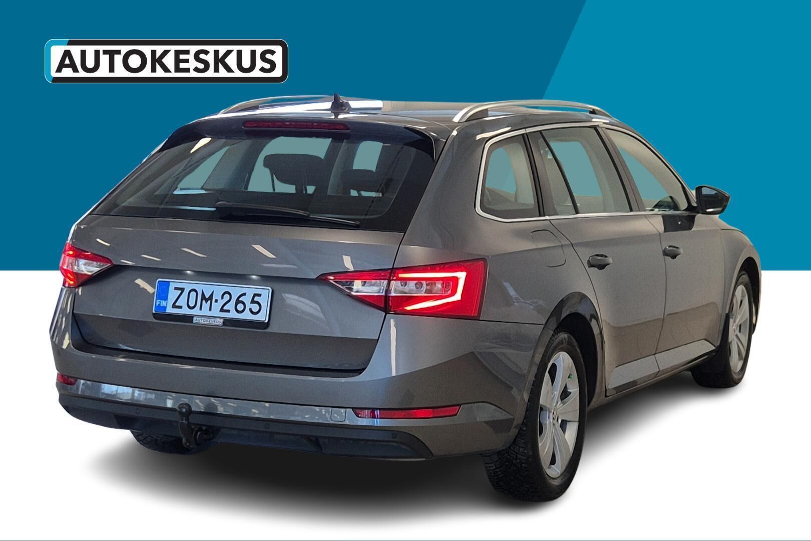Skoda Superb iso kuva 5