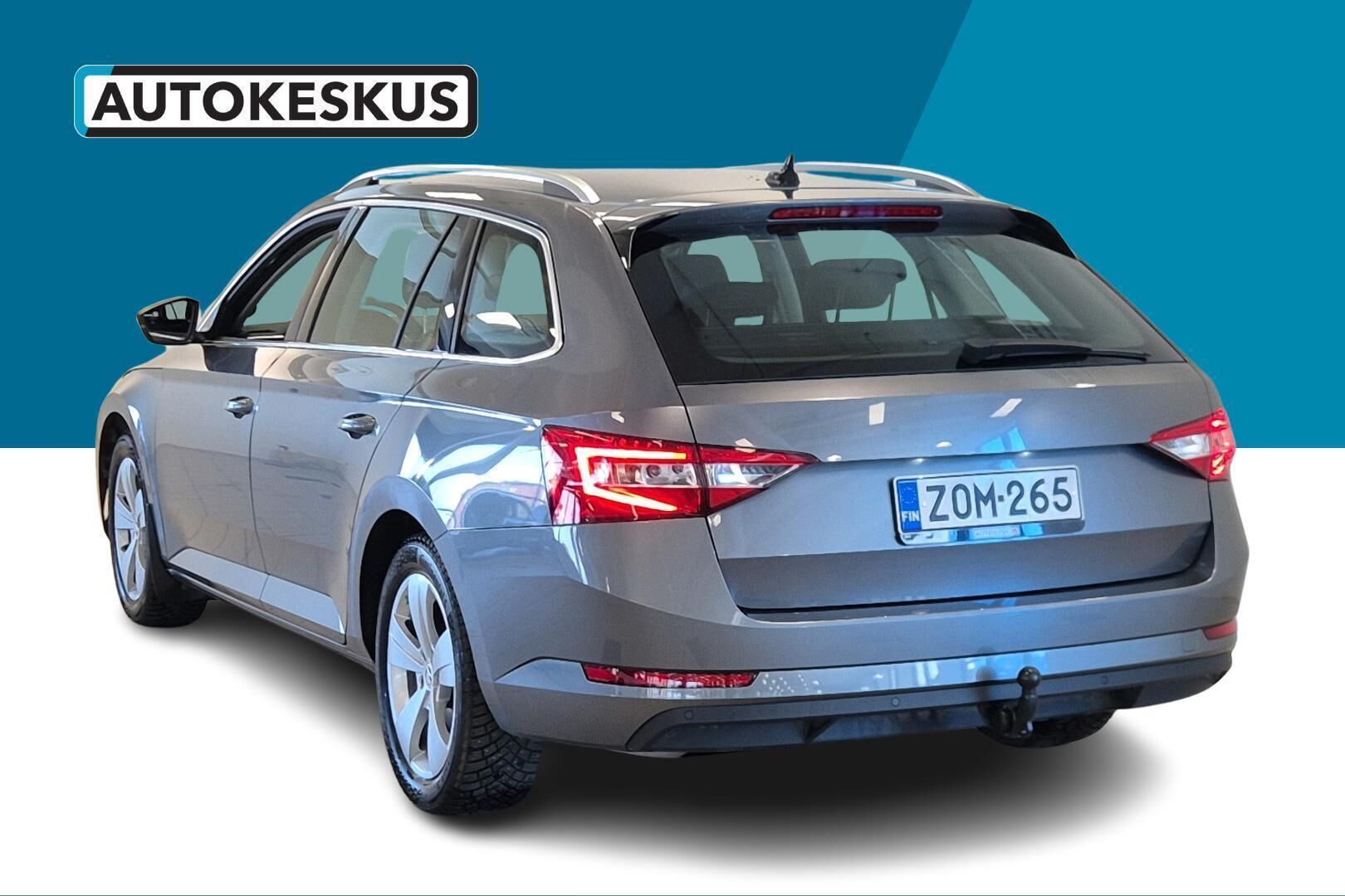 Skoda Superb iso kuva 7