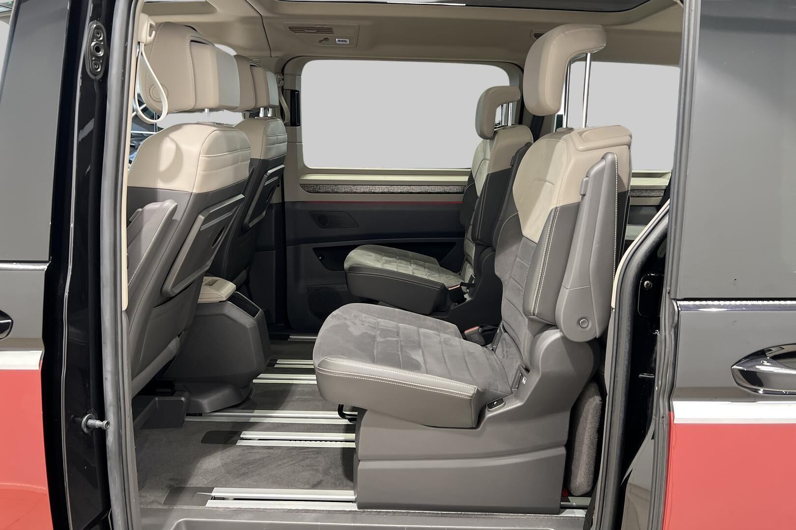Volkswagen Multivan iso kuva 10