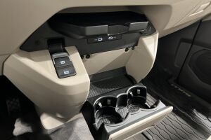 Volkswagen Multivan esikatselu 23