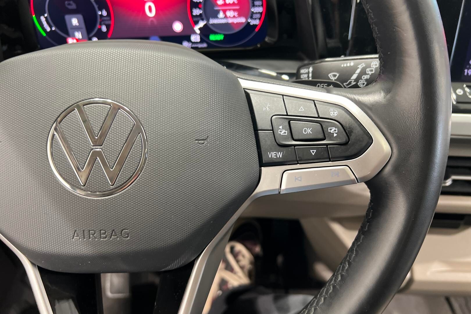 Volkswagen Multivan iso kuva 26
