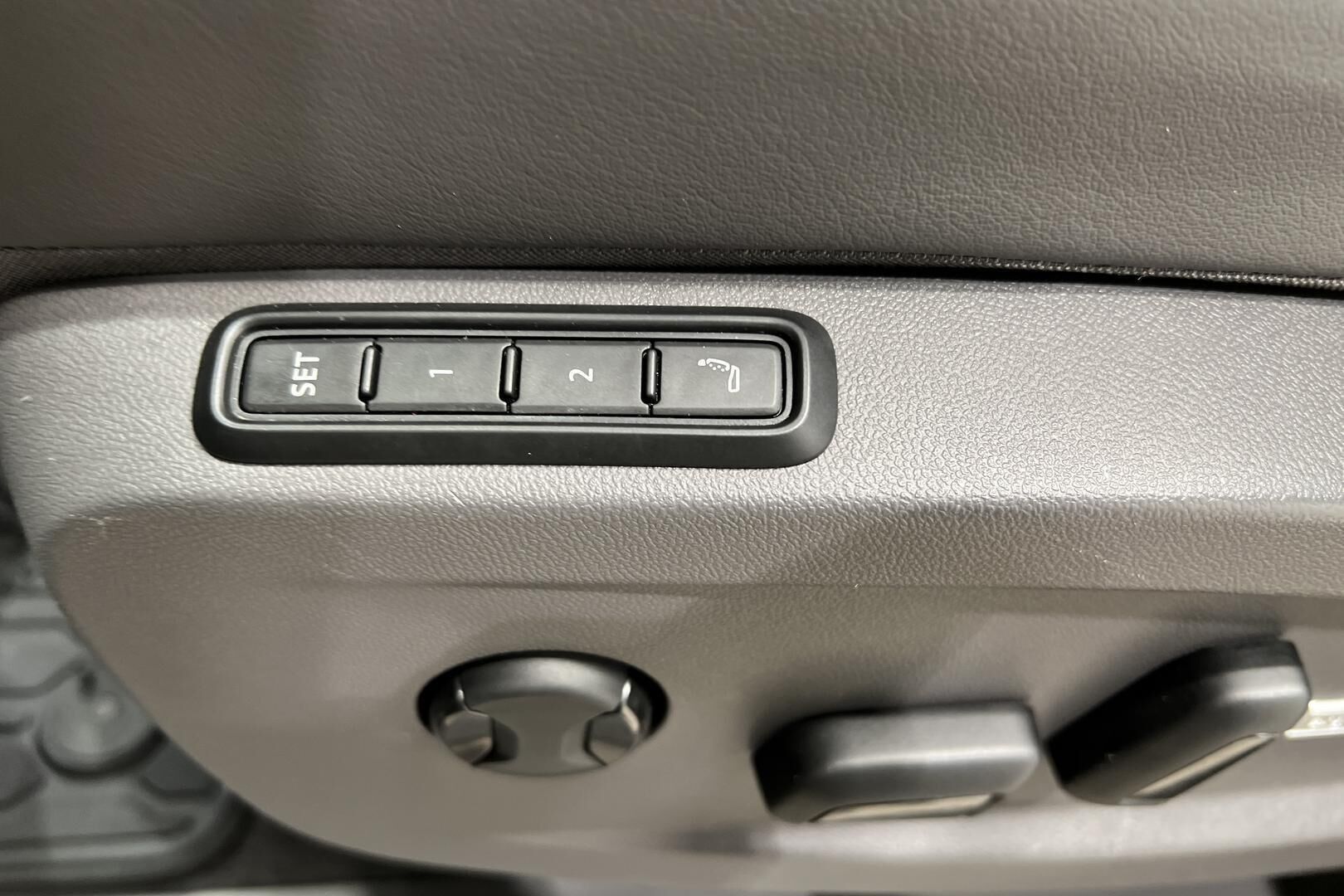 Volkswagen Multivan iso kuva 31