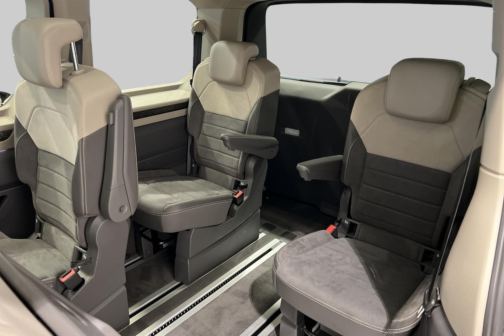 Volkswagen Multivan iso kuva 34