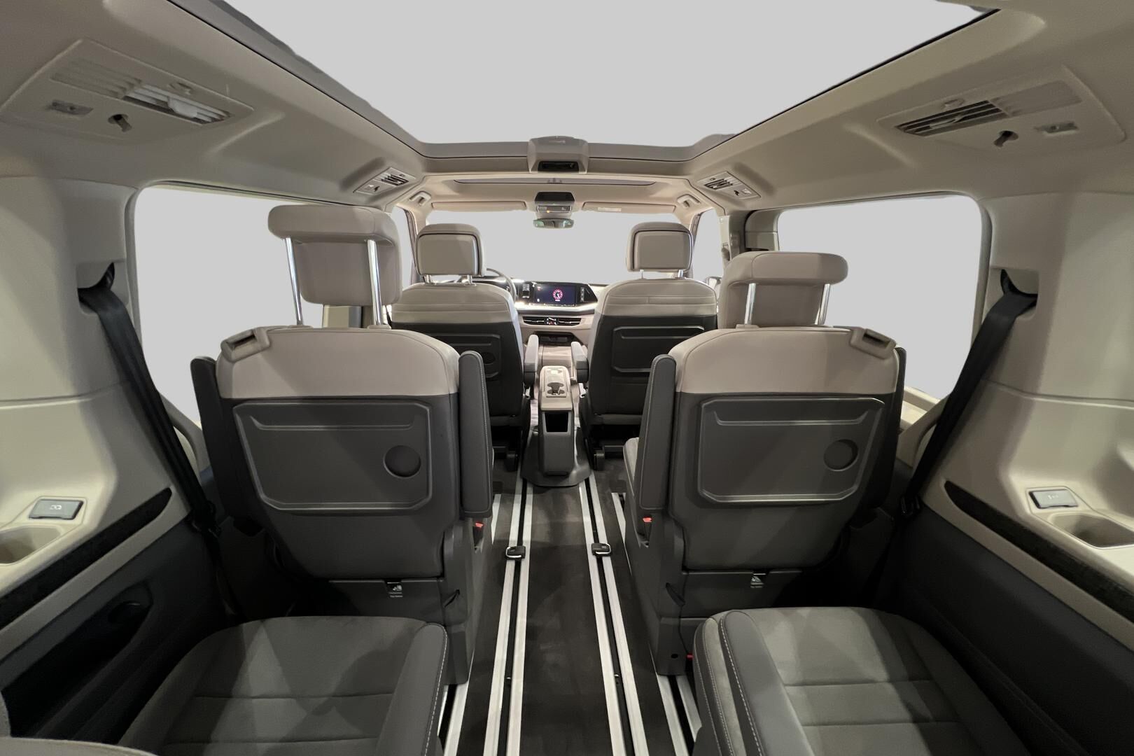 Volkswagen Multivan iso kuva 35