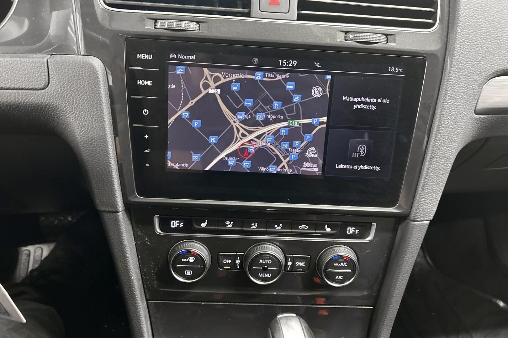 Volkswagen Golf iso kuva 17