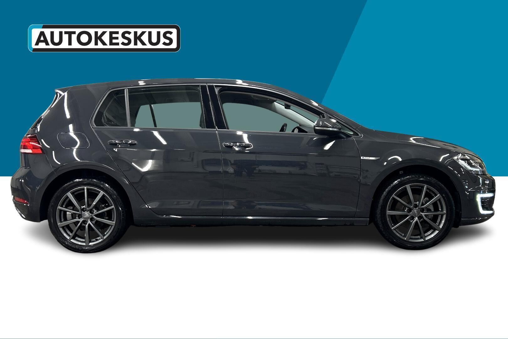 Volkswagen Golf iso kuva 8