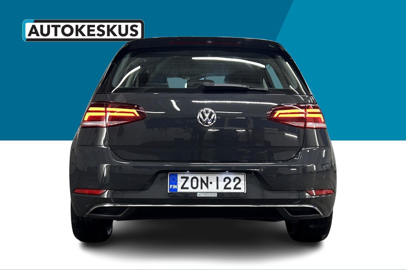Volkswagen Golf iso kuva 10
