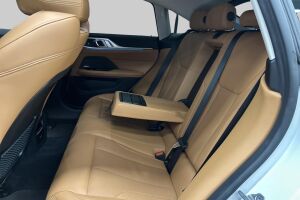 BMW i4 esikatselu 10