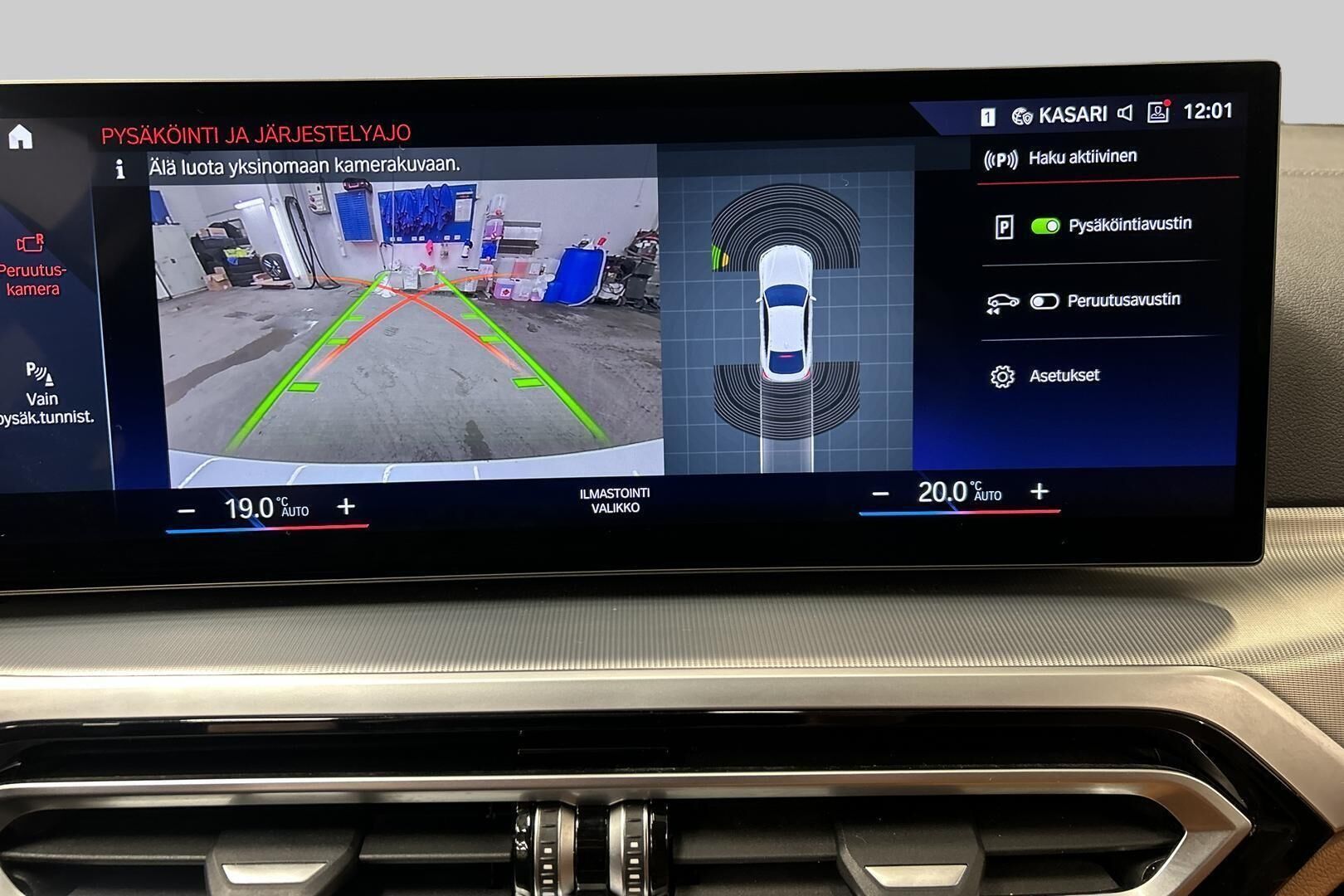 BMW i4 iso kuva 19