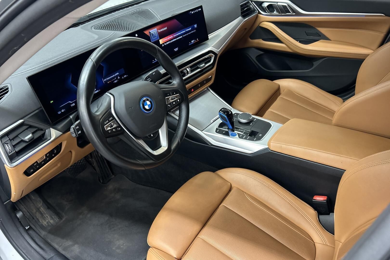 BMW i4 iso kuva 9