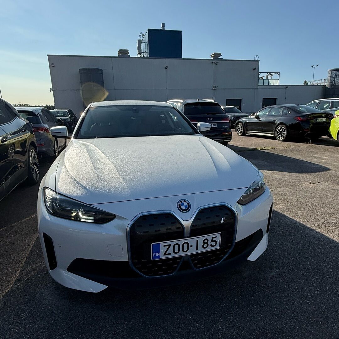BMW i4 iso kuva 0