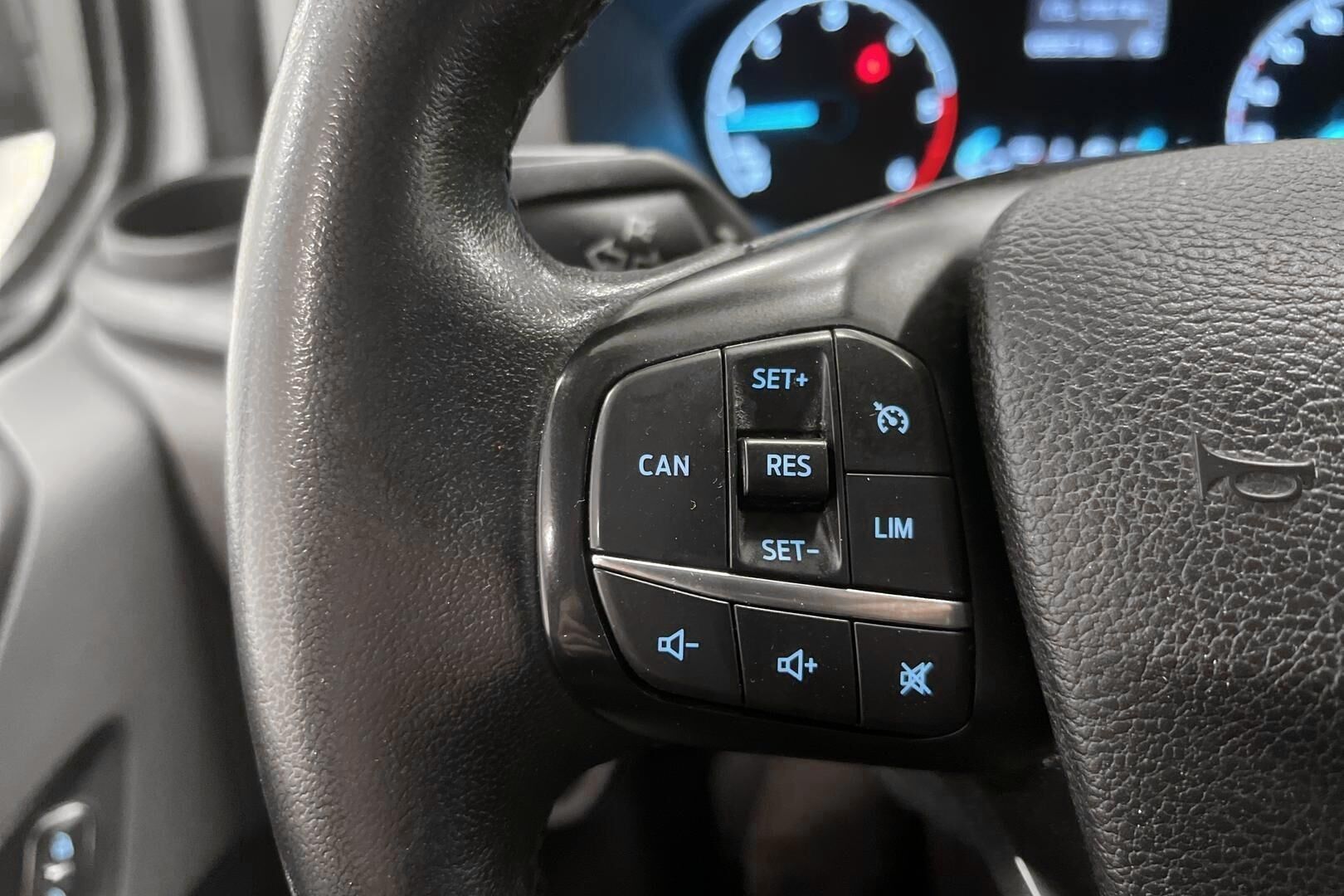 Ford Transit Custom iso kuva 10