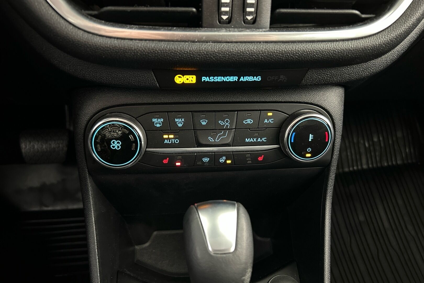 Ford Fiesta iso kuva 13
