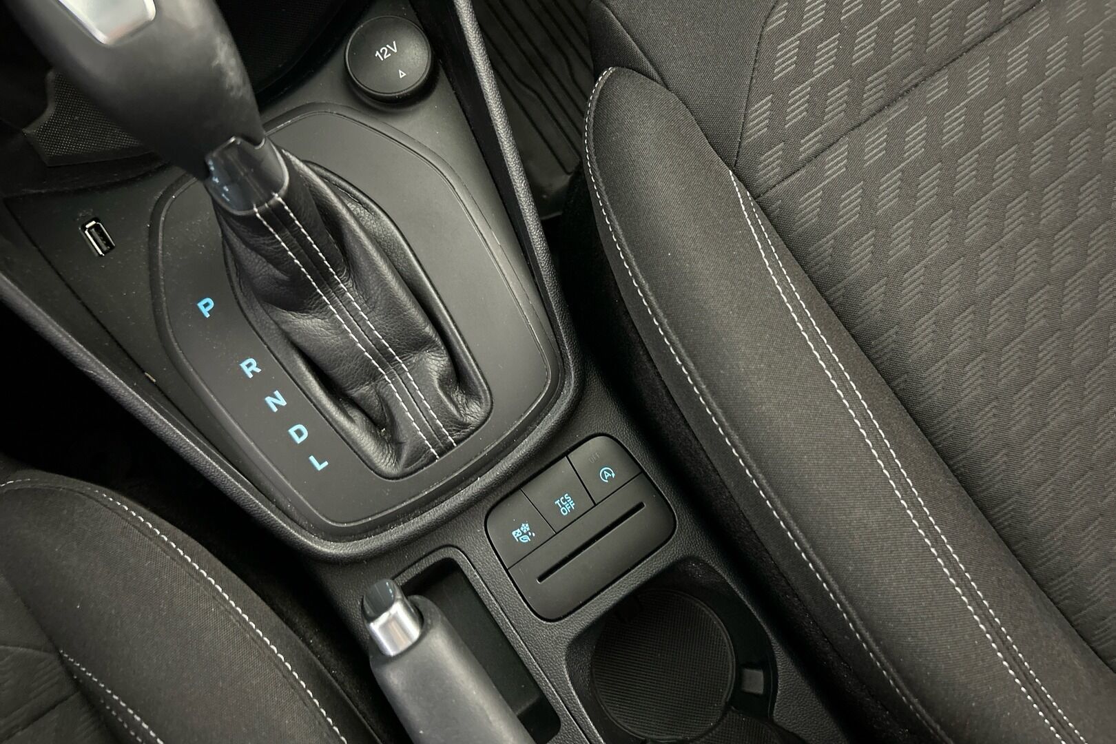 Ford Fiesta iso kuva 15