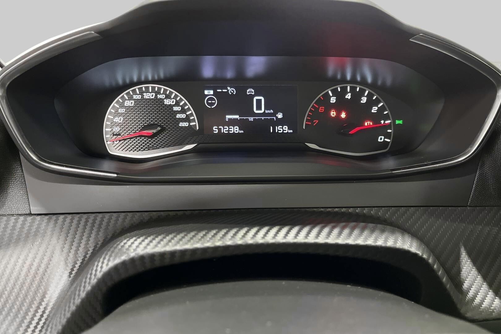 Peugeot 208 iso kuva 14