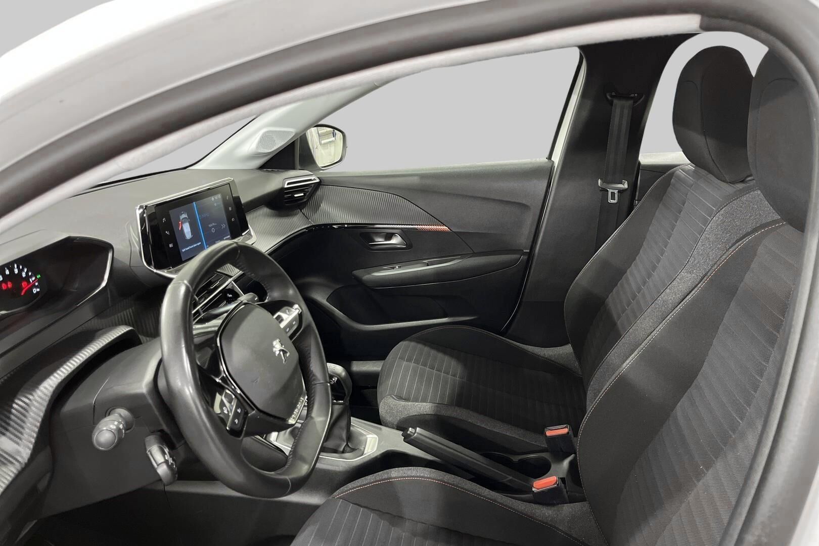 Peugeot 208 iso kuva 9