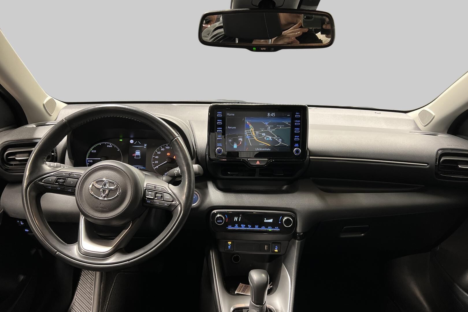 Toyota Yaris iso kuva 10