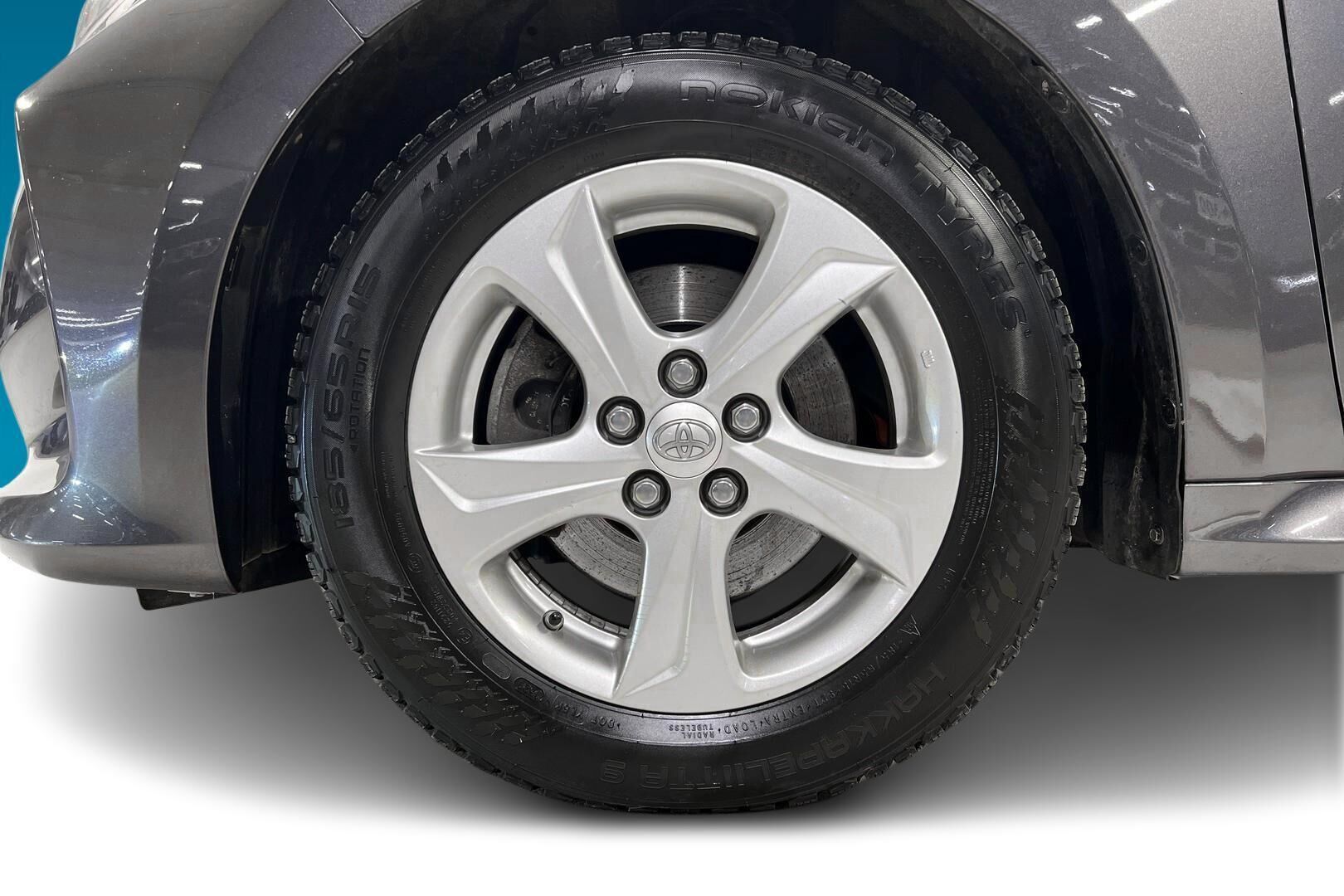 Toyota Yaris iso kuva 12