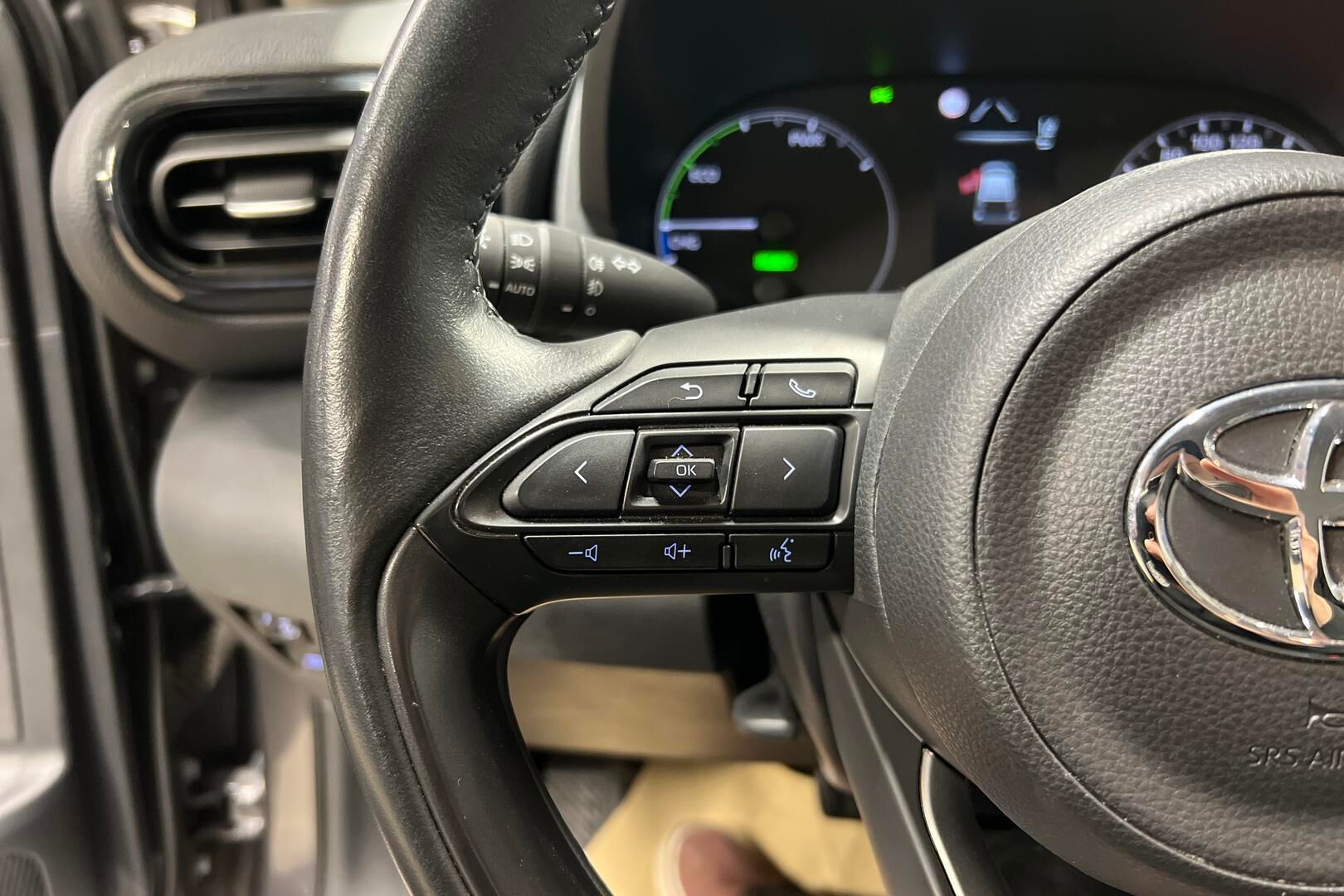 Toyota Yaris iso kuva 16