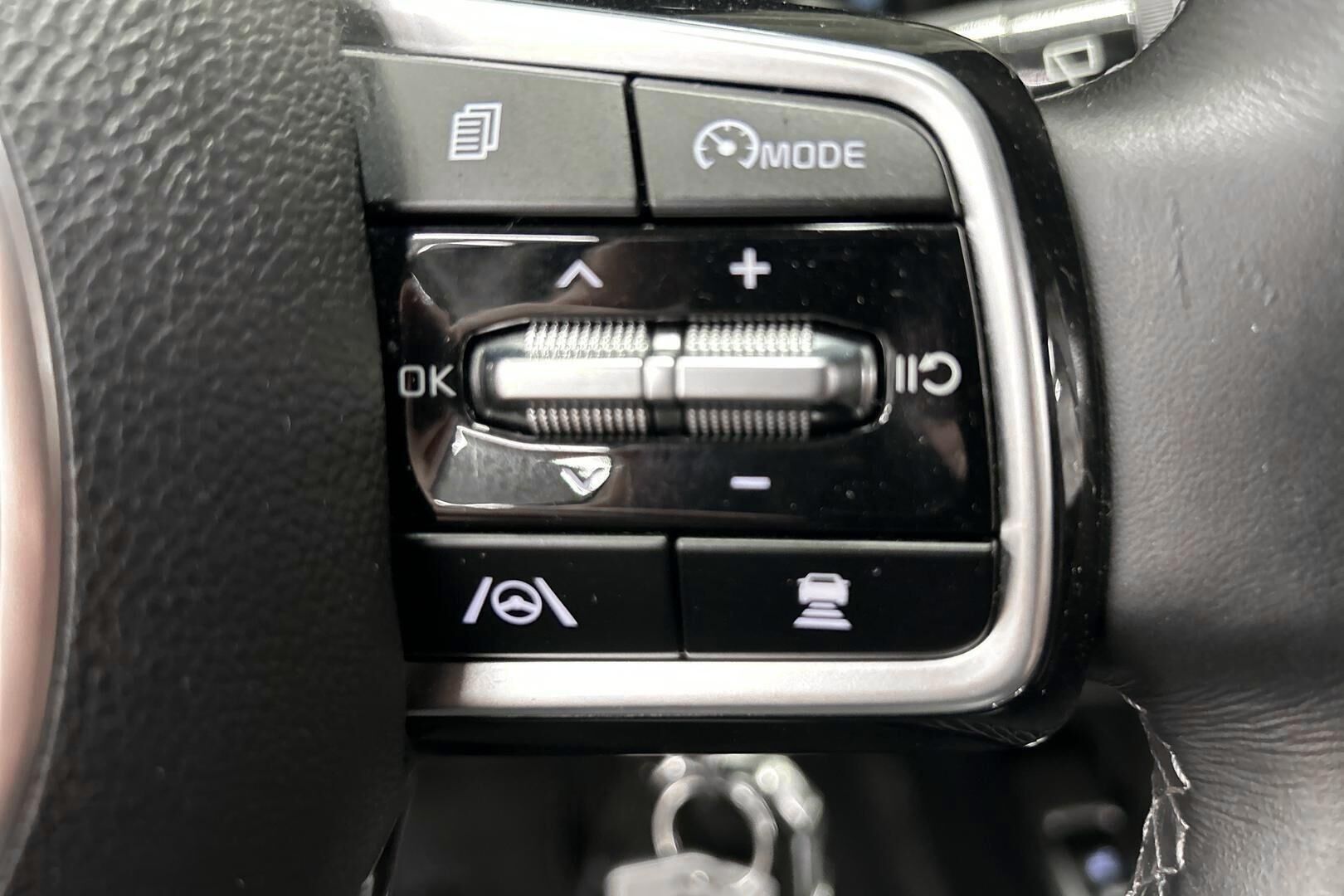 Kia Sorento iso kuva 15