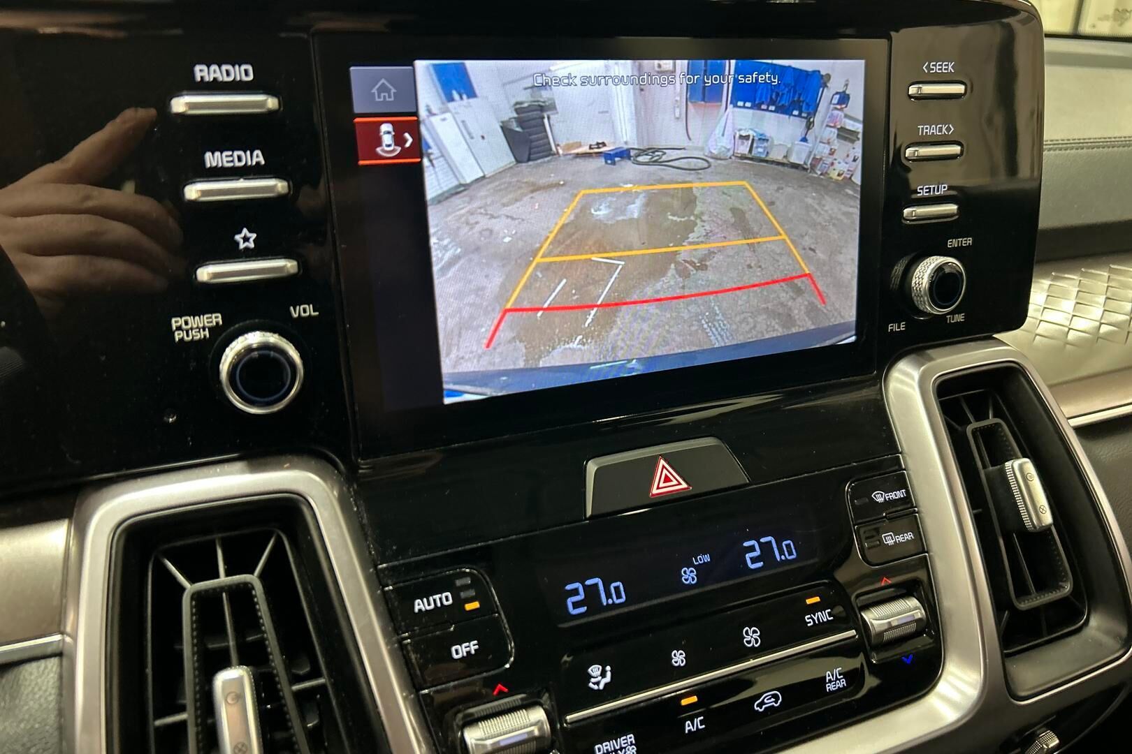 Kia Sorento iso kuva 19