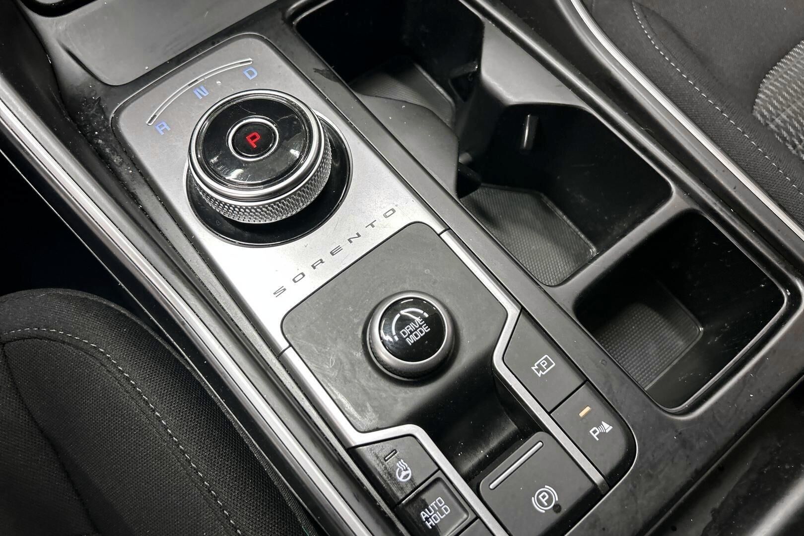 Kia Sorento iso kuva 20