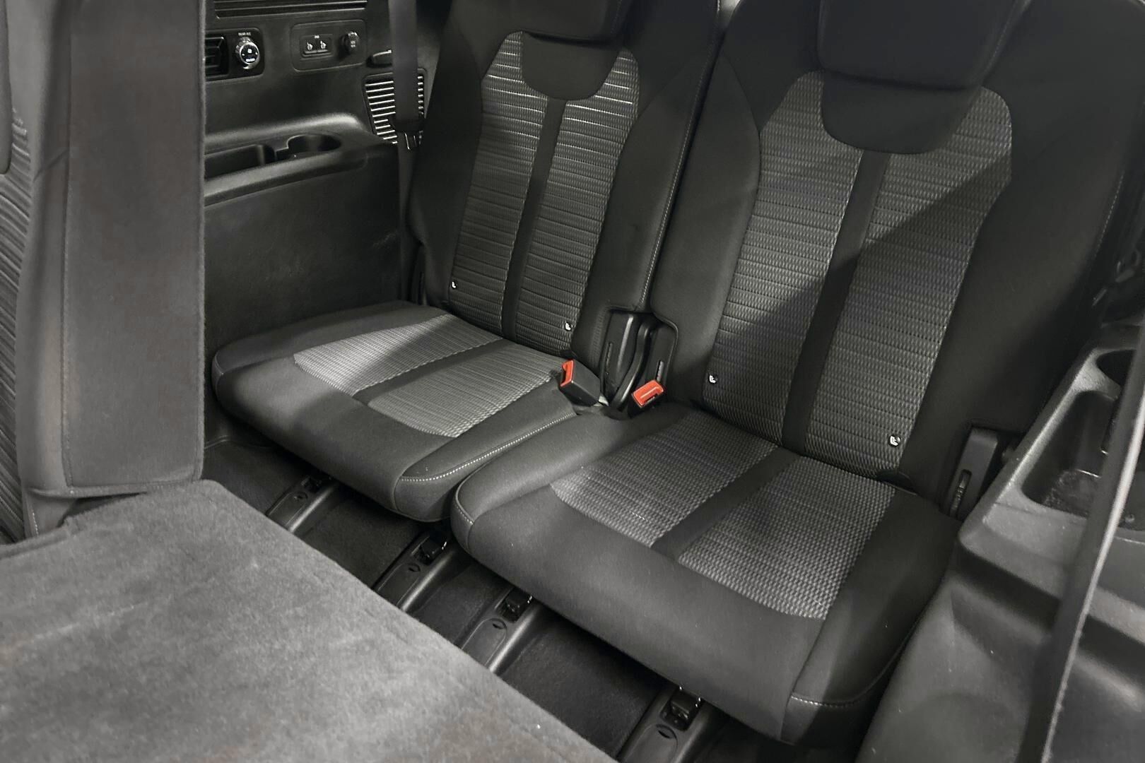 Kia Sorento iso kuva 21