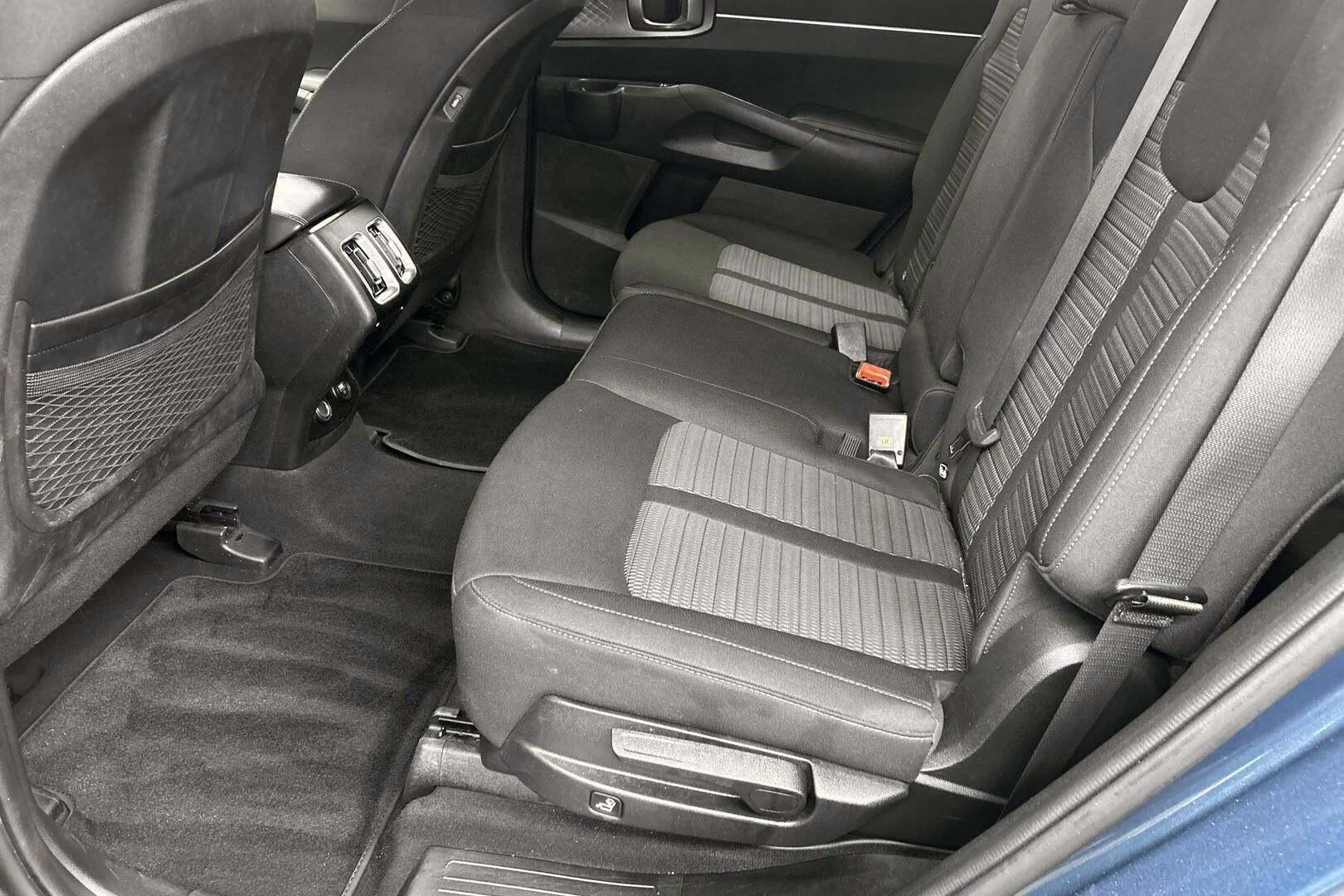 Kia Sorento iso kuva 9