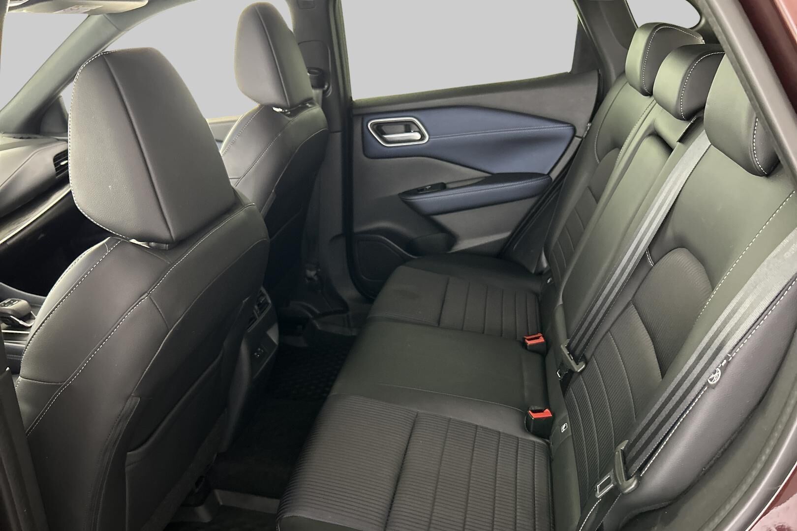 Nissan Qashqai iso kuva 8