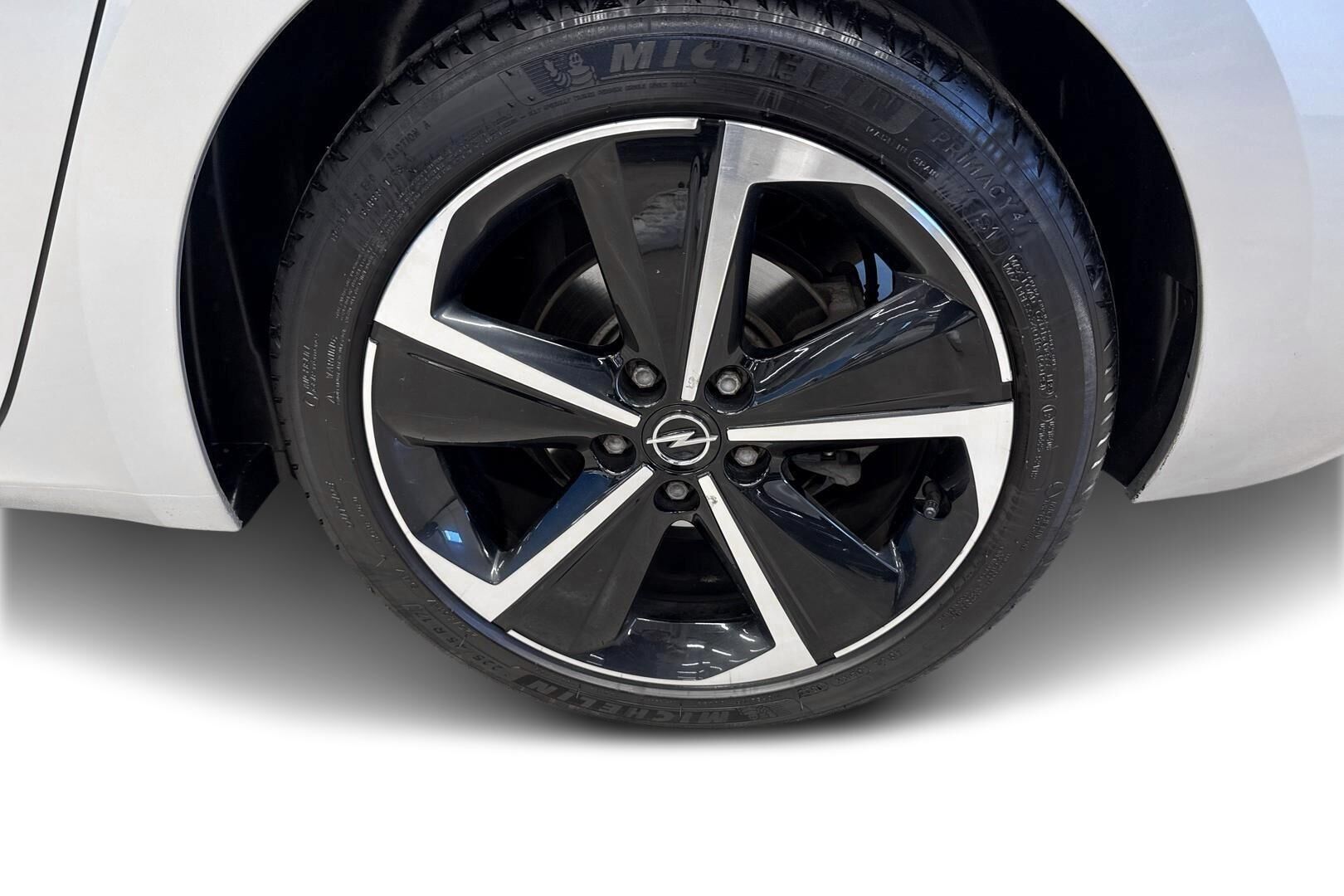 Opel Astra iso kuva 13