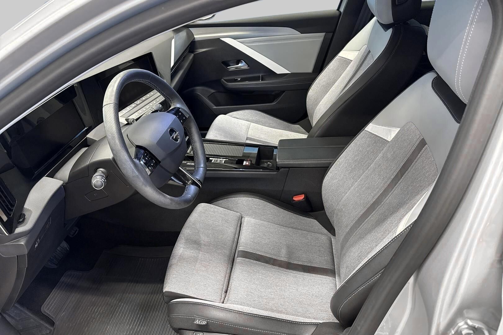 Opel Astra iso kuva 9