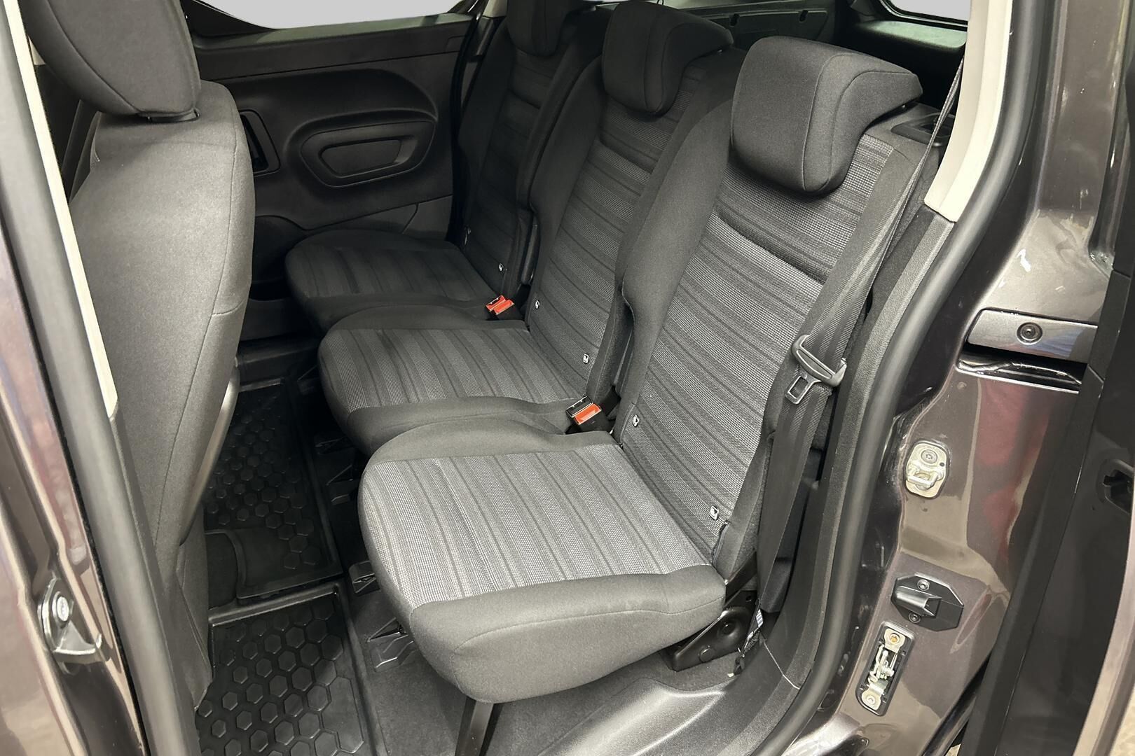 Opel Combo-e iso kuva 10
