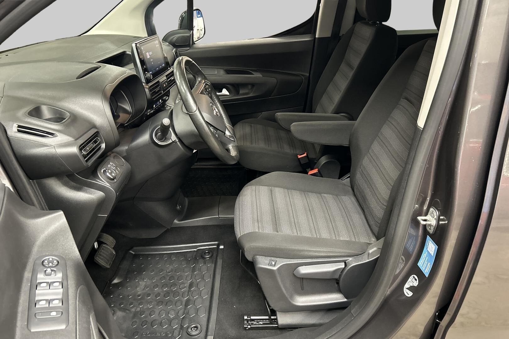 Opel Combo-e iso kuva 8