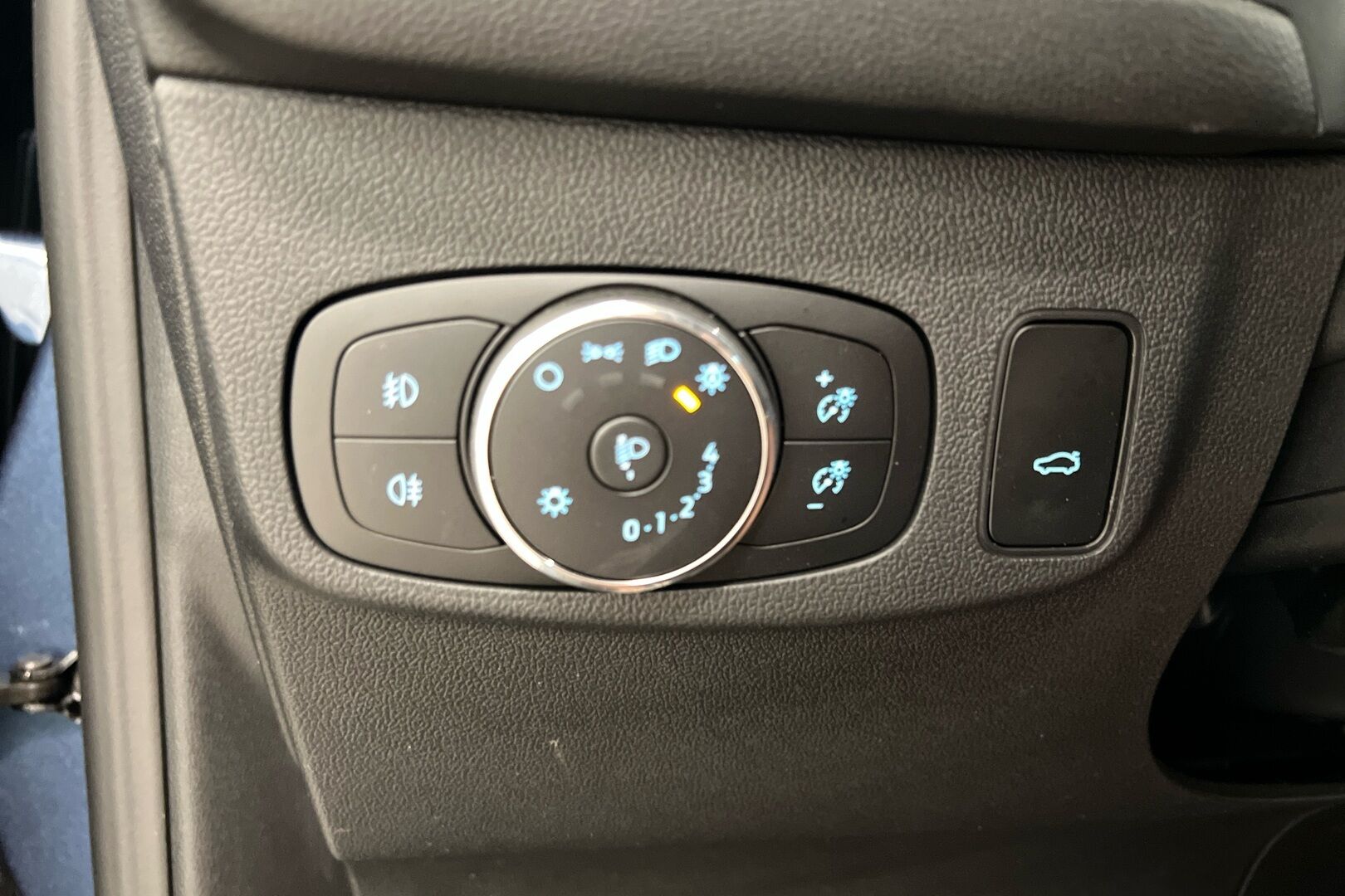 Ford Focus iso kuva 17