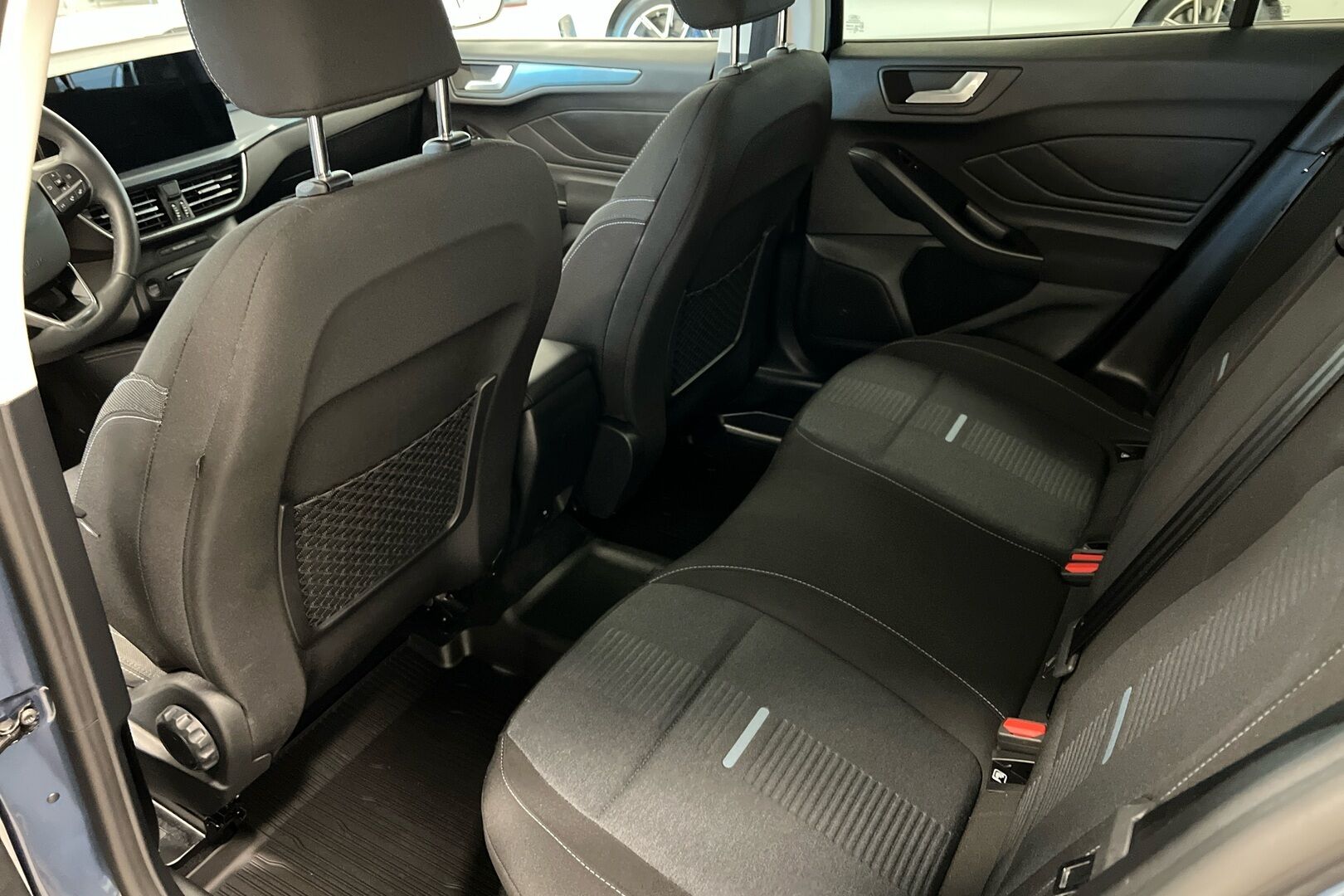 Ford Focus iso kuva 9