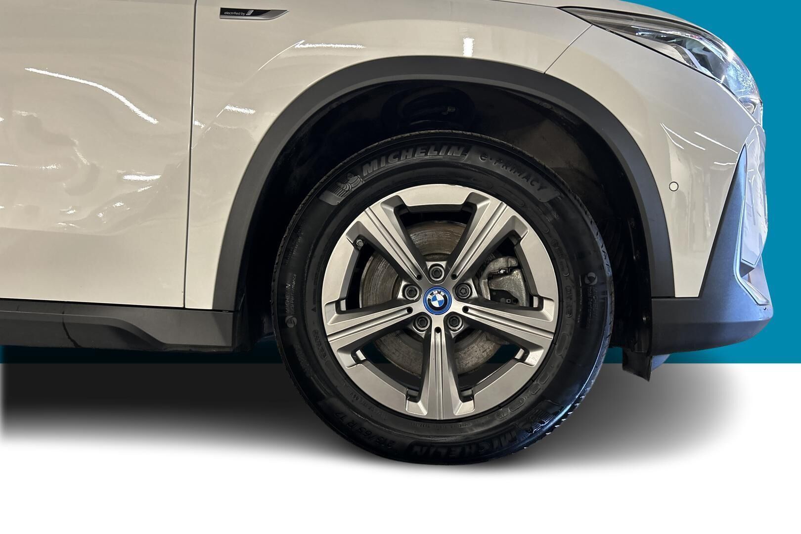 BMW X1 iso kuva 9