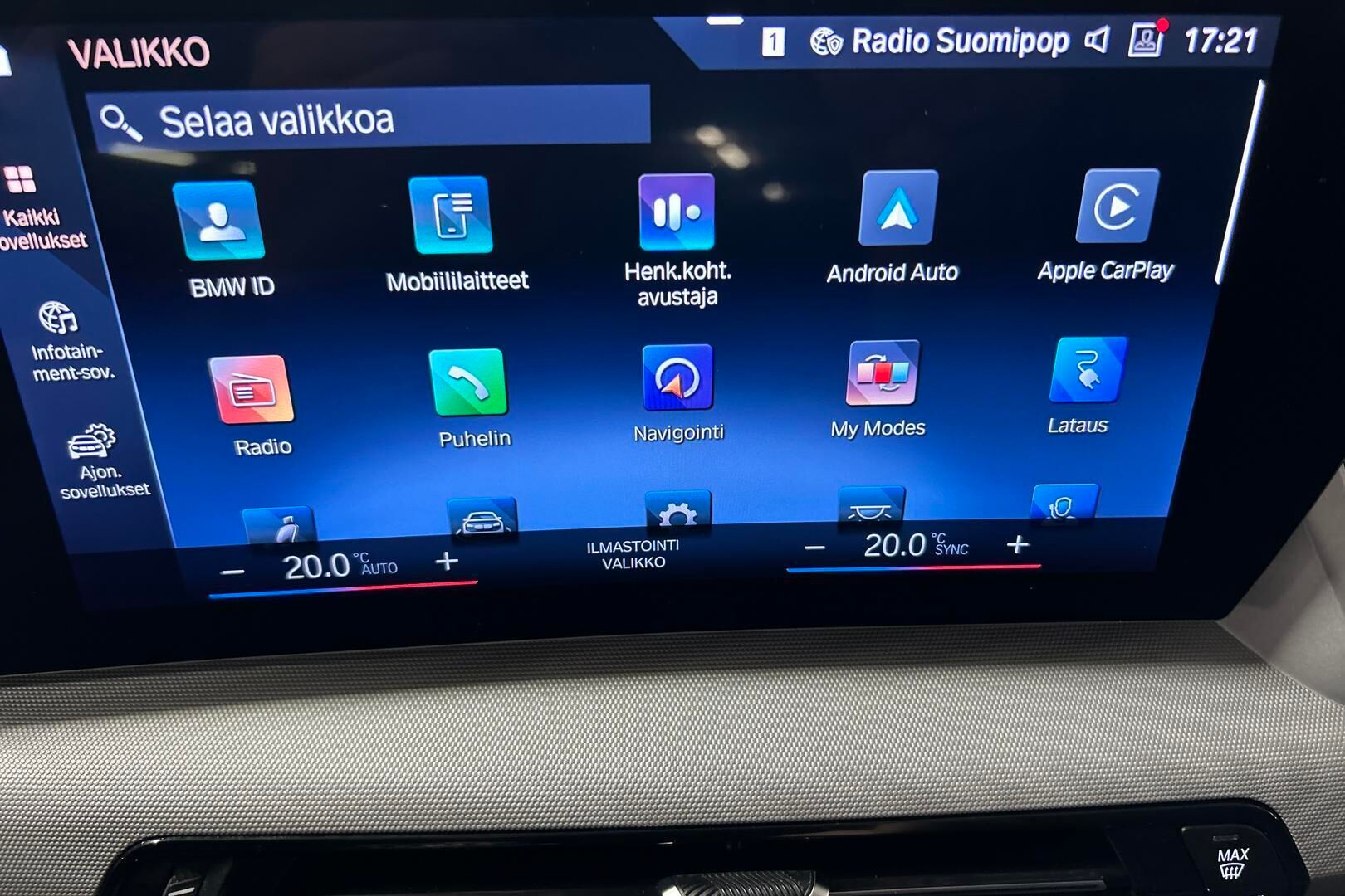 BMW X1 iso kuva 11