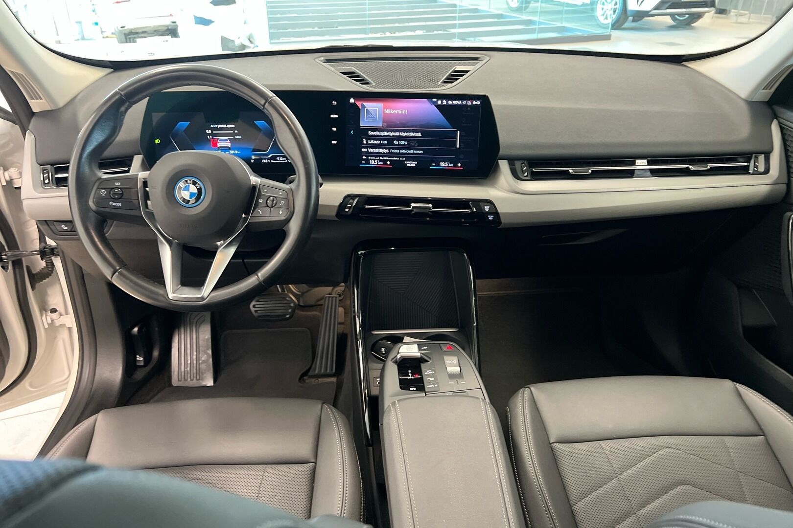 BMW X1 iso kuva 13