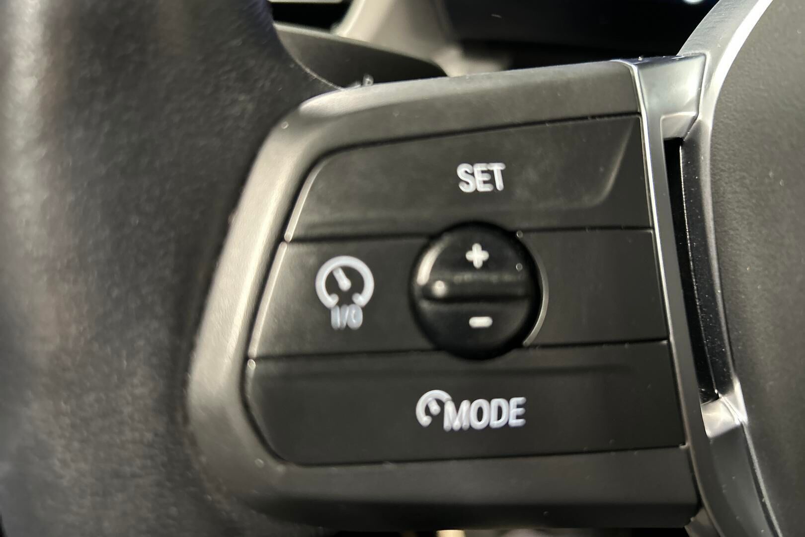 BMW X1 iso kuva 17